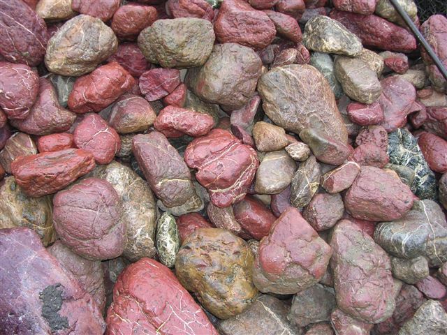 Красный камень